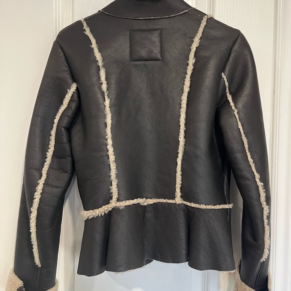 LEITH // Peplum REAL Double-faced Shearling Jacket - Picture 5 of 5